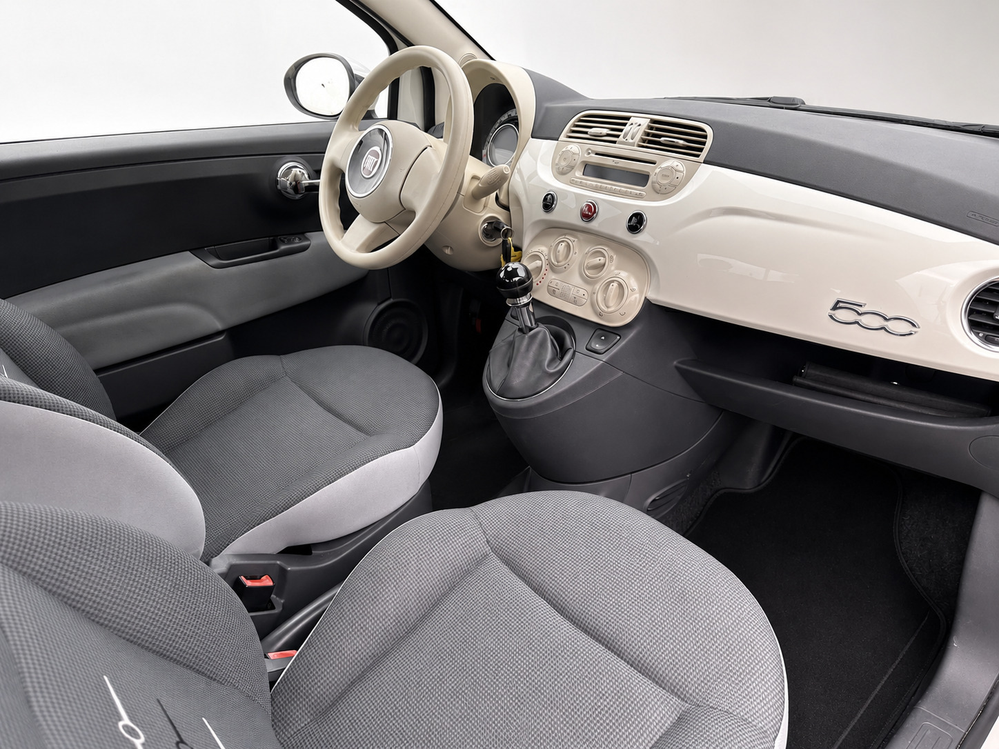 Hvid Fiat 500 fra 2014