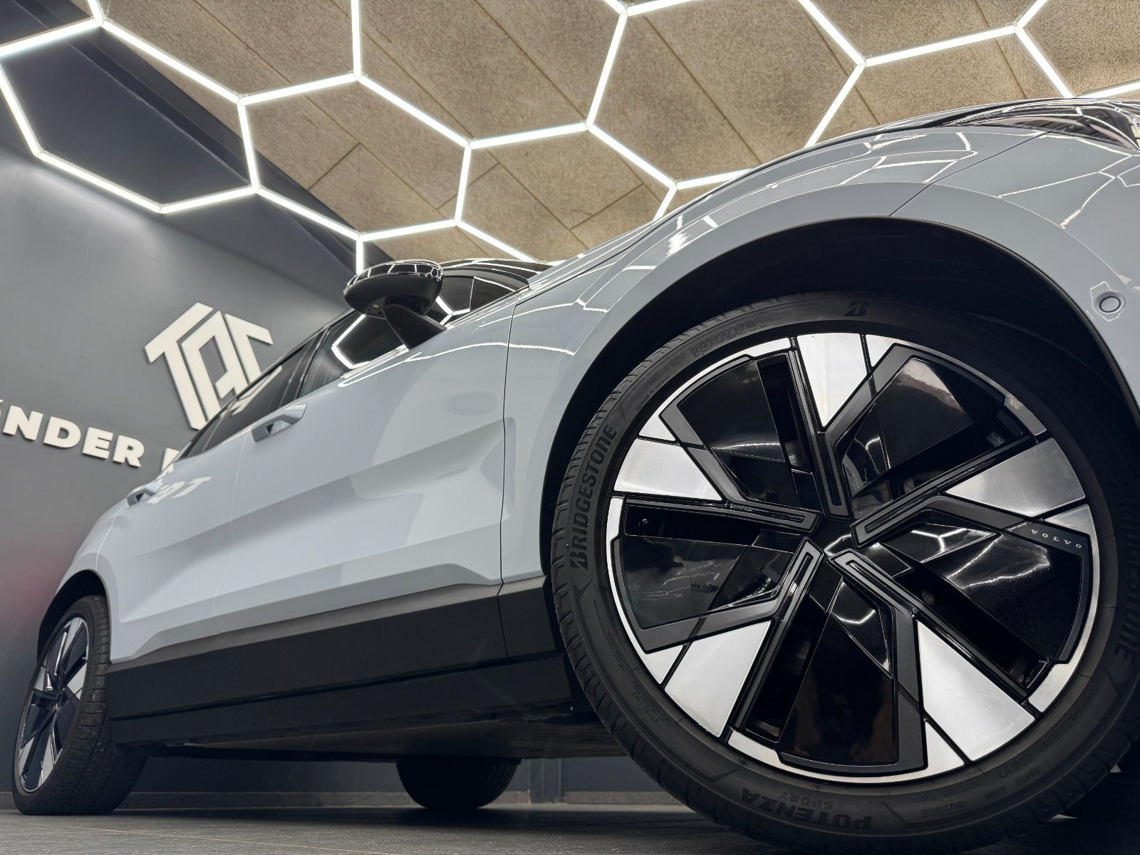 Blå Volvo EX30 fra 2024
