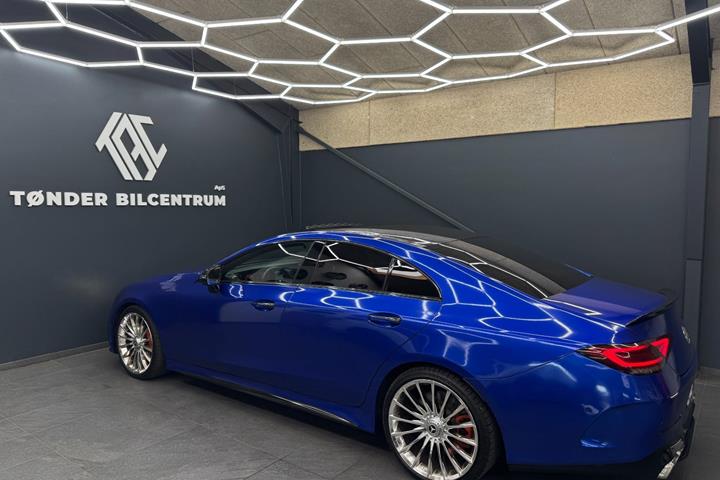 Blå Mercedes CLS450 fra 2018