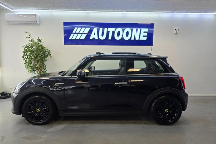Blå Mini Cooper SE fra 2022