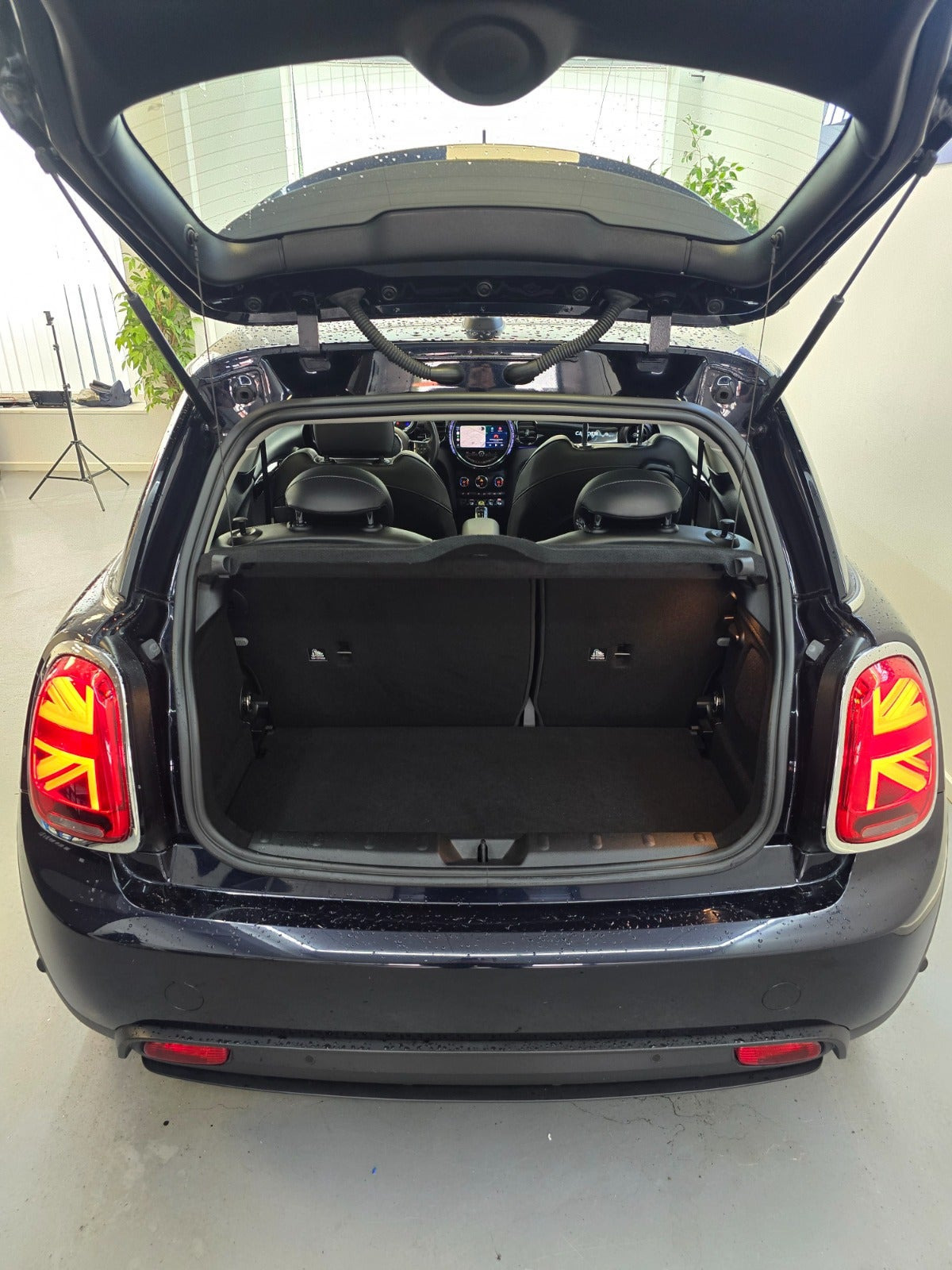 Blå Mini Cooper SE fra 2022
