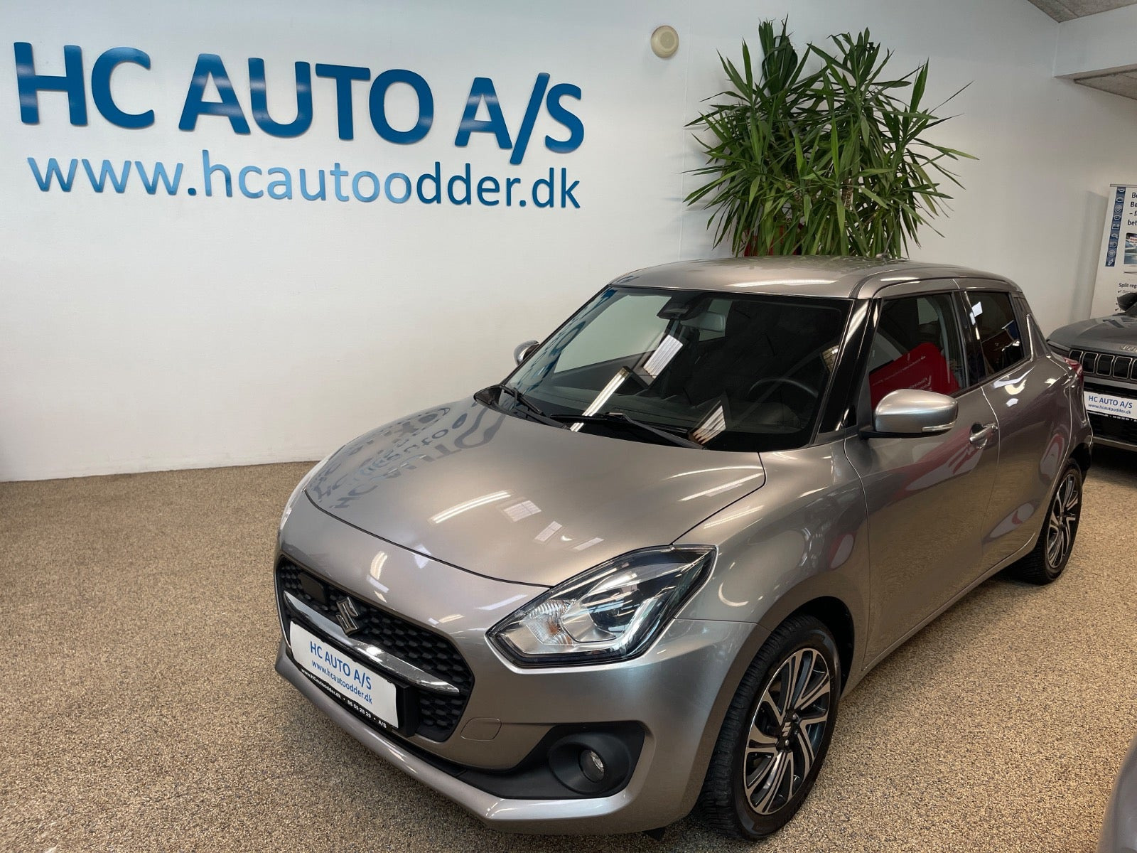 Grå Suzuki Swift fra 2022 set udefra