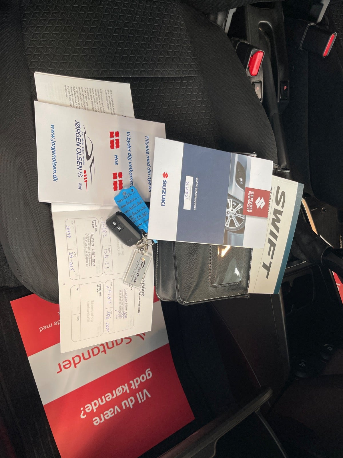 Grå Suzuki Swift fra 2022