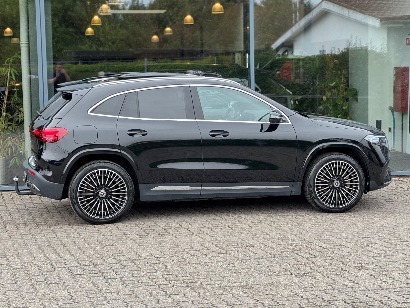 Sort Mercedes EQA250+ fra 2025
