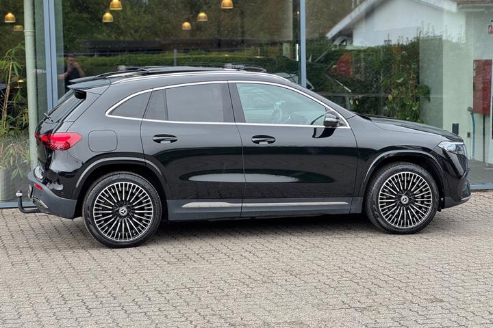Sort Mercedes EQA250+ fra 2025