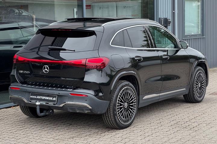 Sort Mercedes EQA250+ fra 2025