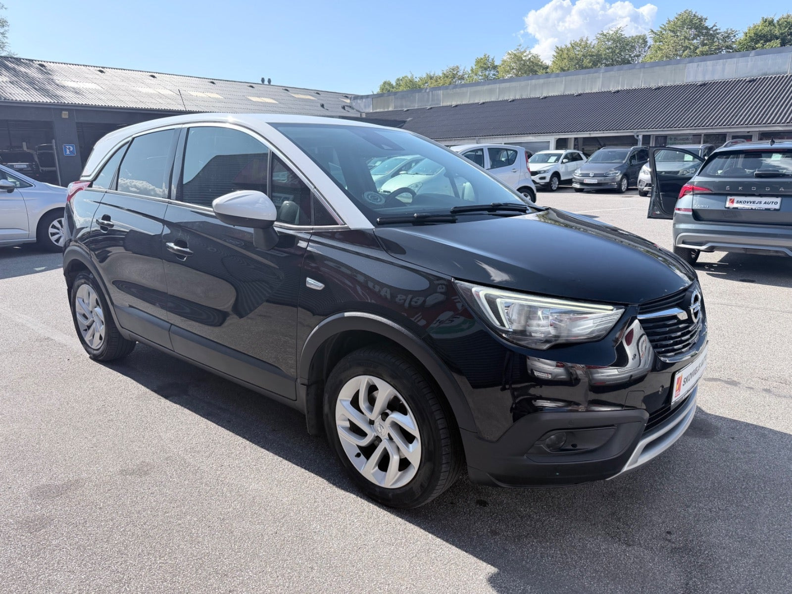 Sort Opel Crossland X fra 2017