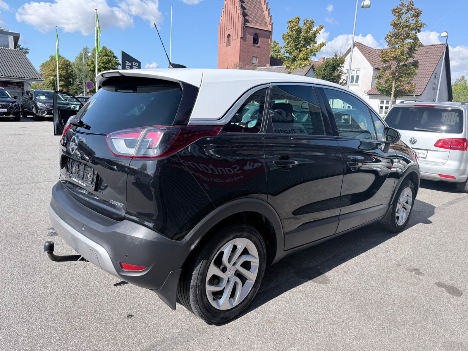 Sort Opel Crossland X fra 2017
