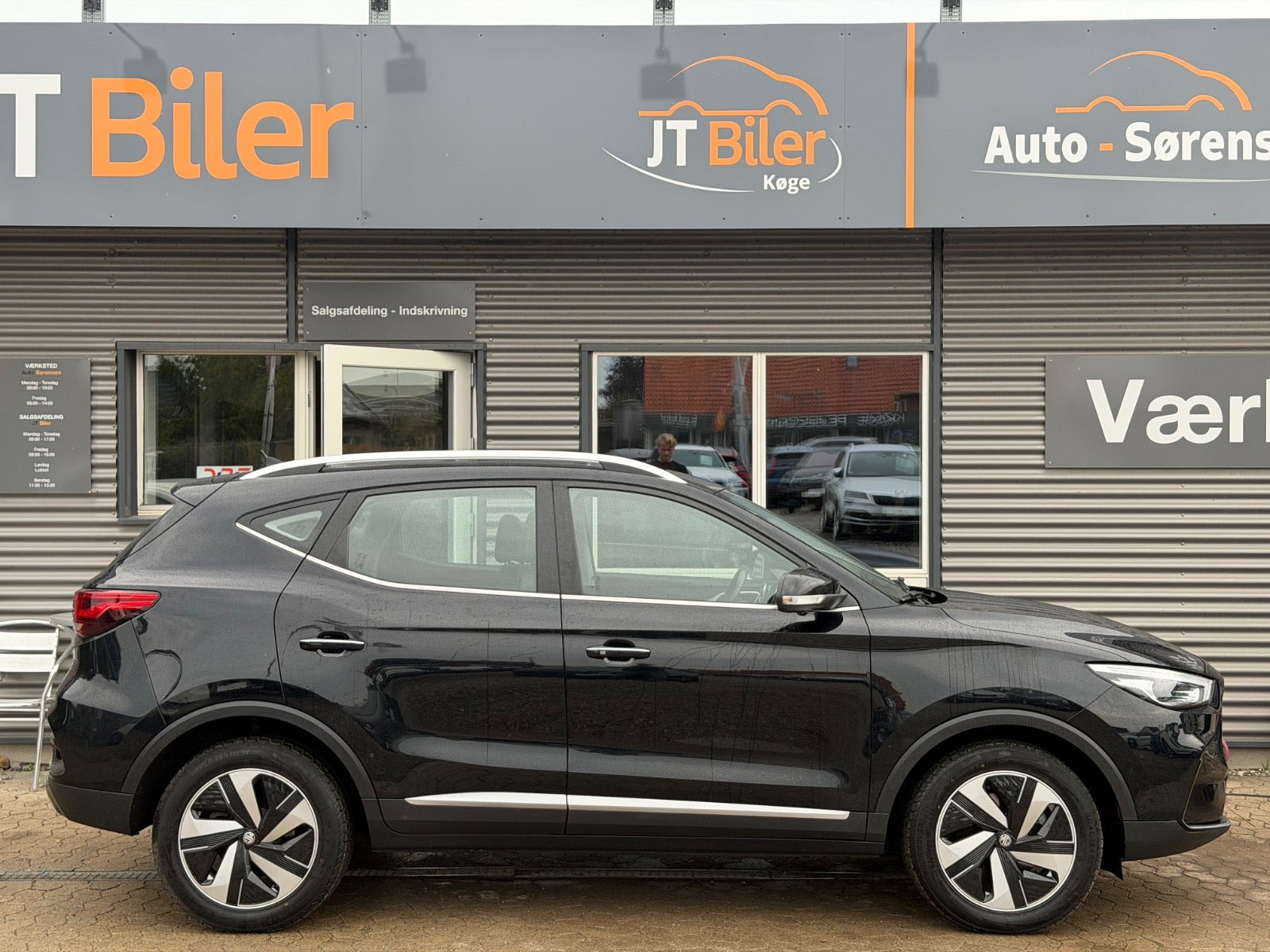 Sort MG ZS fra 2022