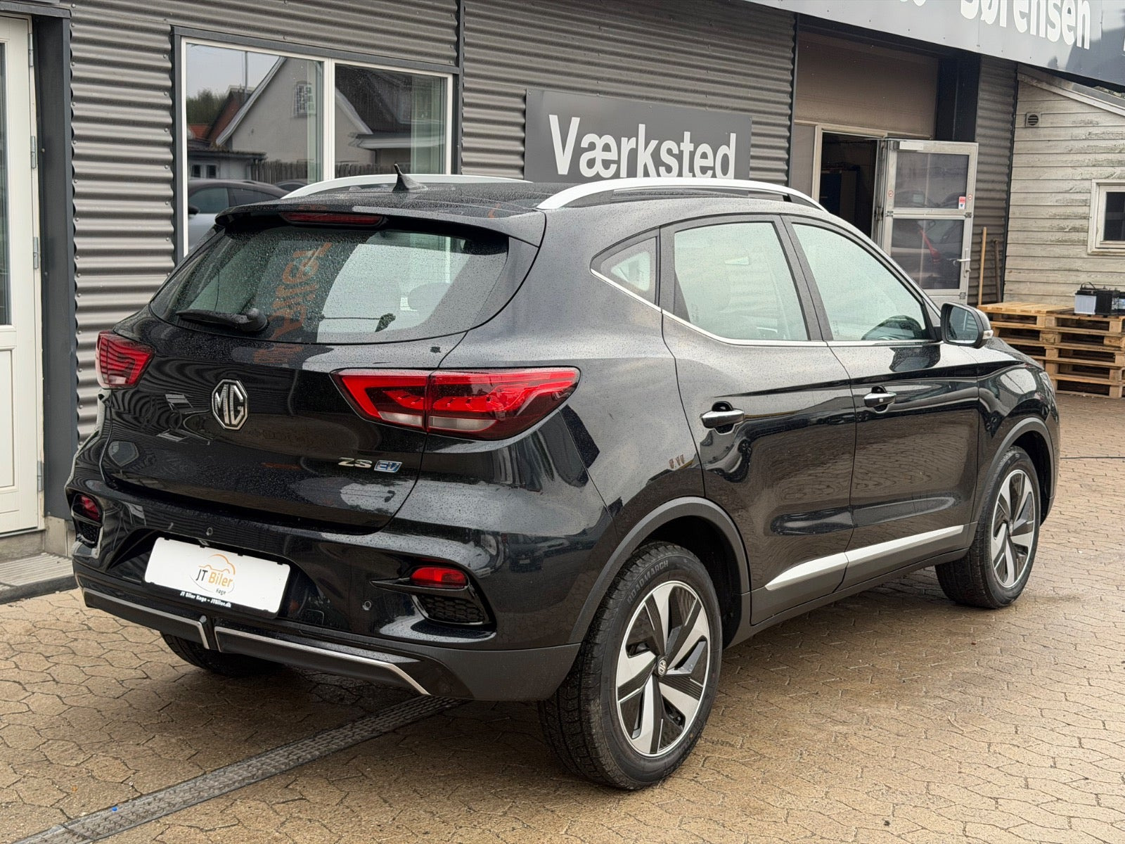 Sort MG ZS fra 2022