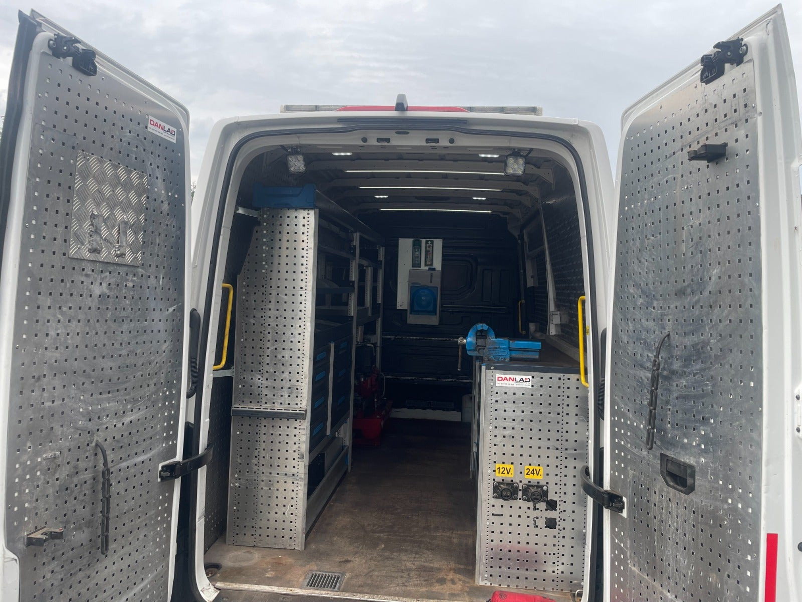 Hvid VW Crafter 35 fra 2020