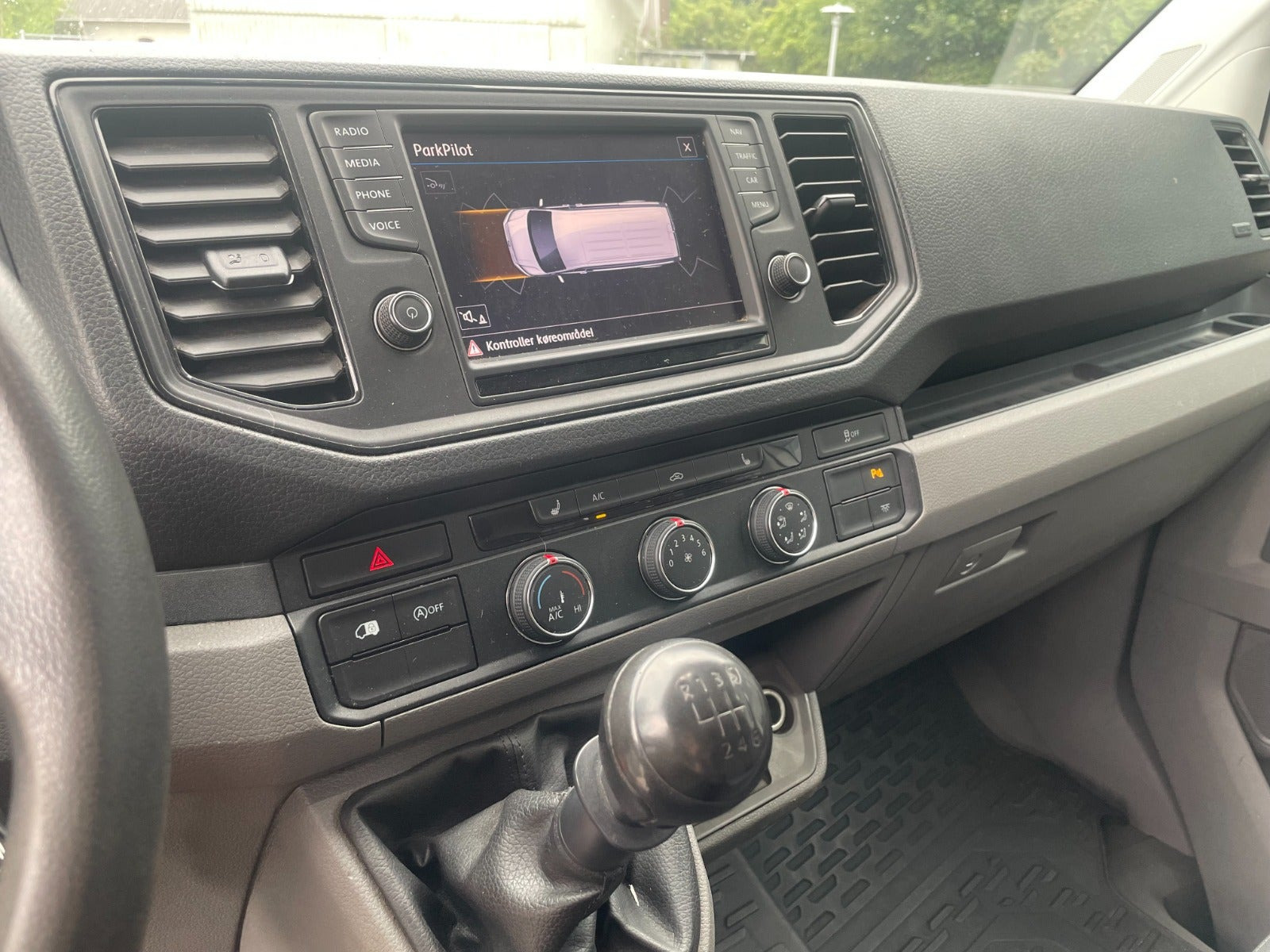 Hvid VW Crafter 35 fra 2020