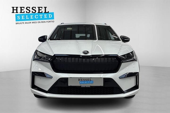 Hvid Skoda Enyaq fra 2023