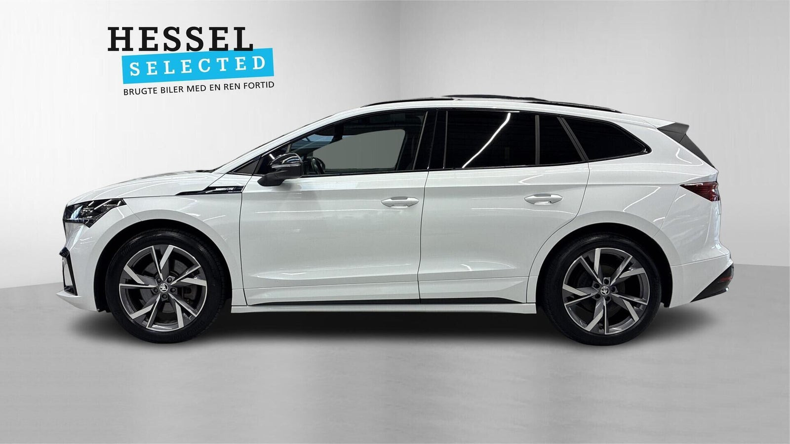Hvid Skoda Enyaq fra 2023