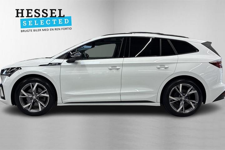Hvid Skoda Enyaq fra 2023