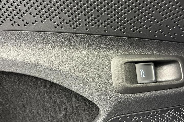 Hvid Skoda Enyaq fra 2023