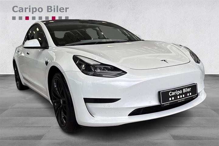 Hvid Tesla Model 3 fra 2022