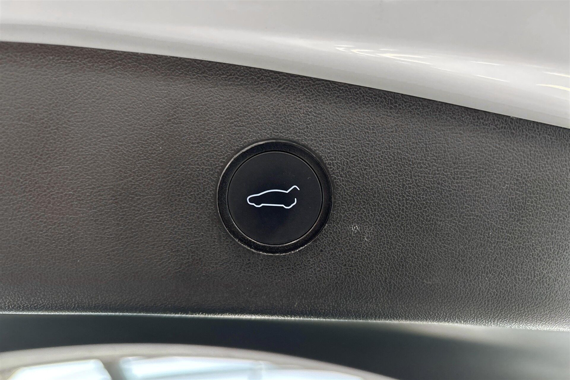 Hvid Tesla Model 3 fra 2022
