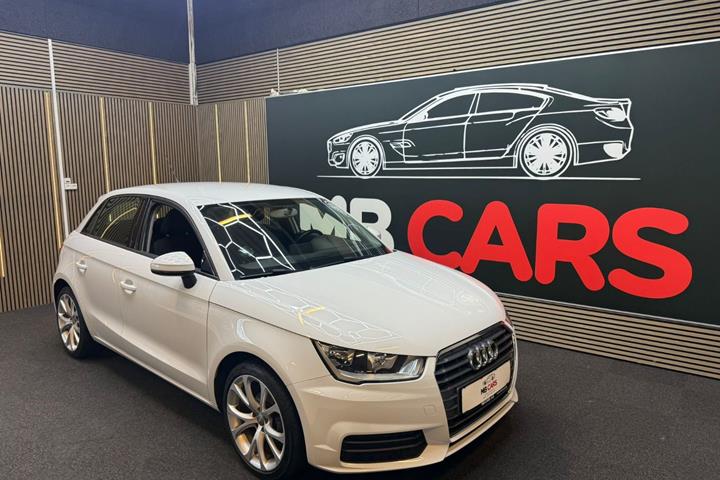 Hvid Audi A1 fra 2016 set udefra