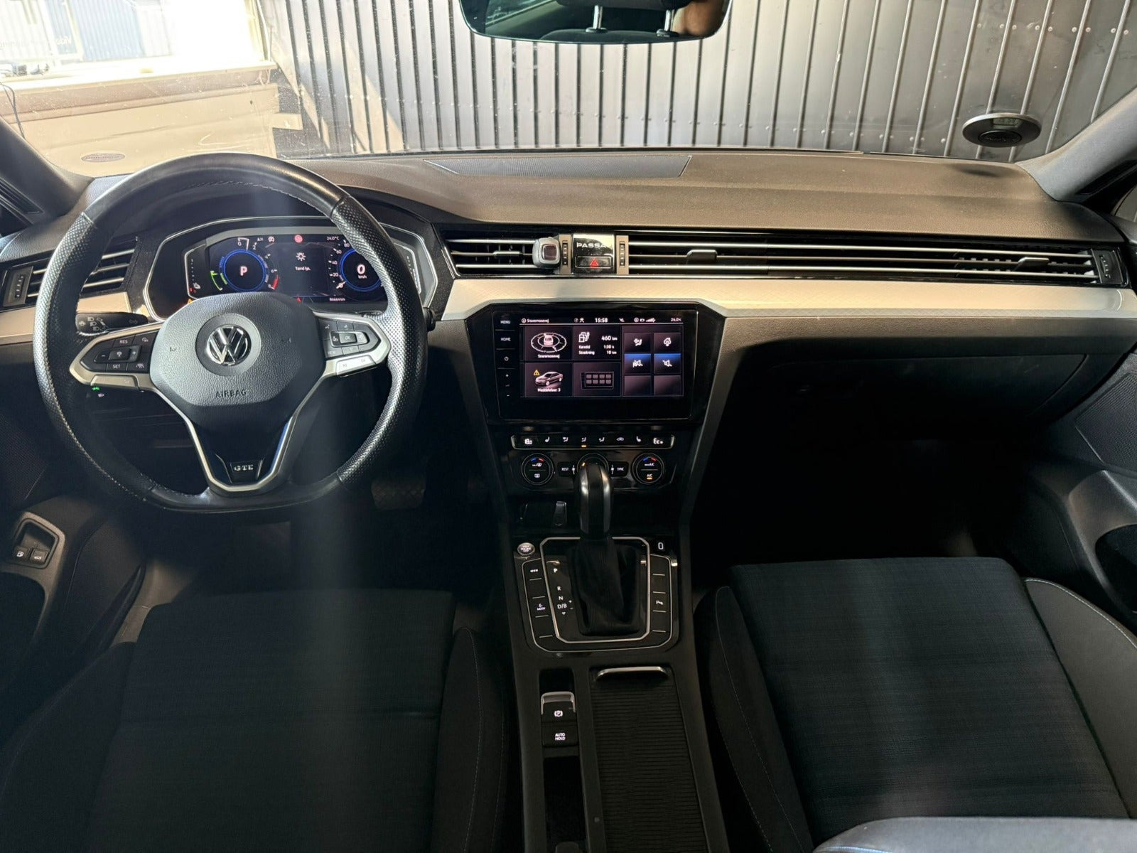 Sort VW Passat fra 2020