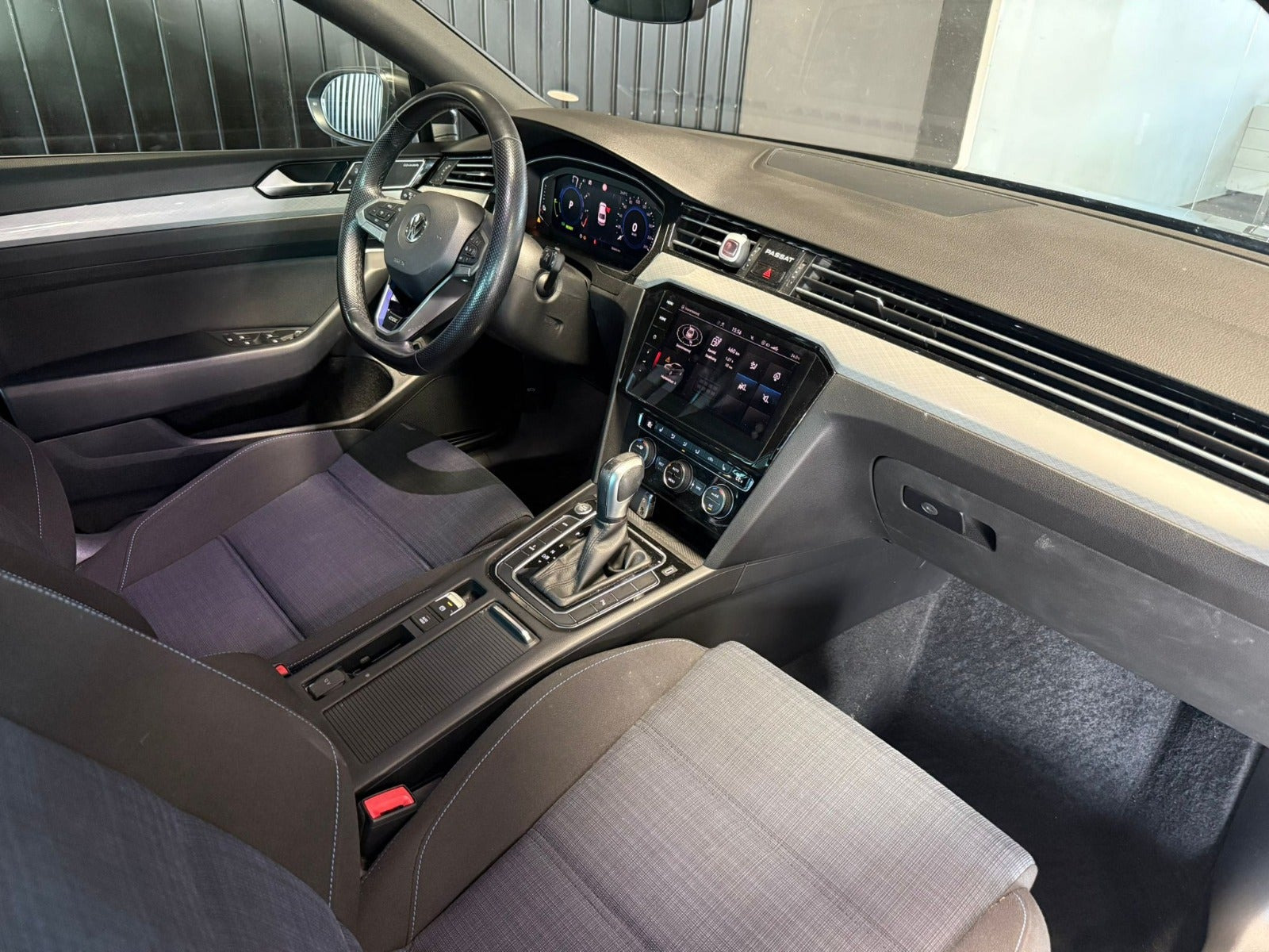 Sort VW Passat fra 2020