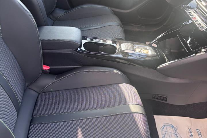 undefined Peugeot e-2008 fra 2024