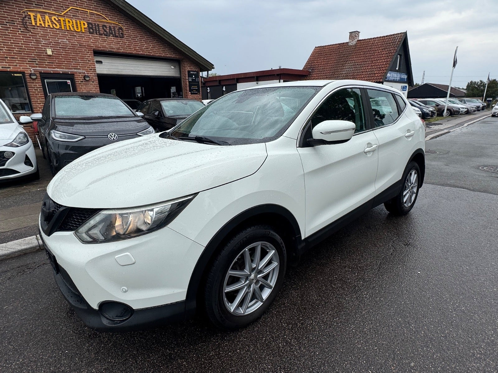 undefined Nissan Qashqai fra 2014