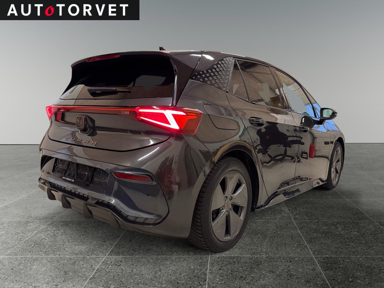 Sort Cupra Born fra 2023