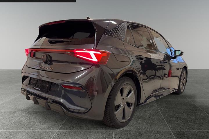 Sort Cupra Born fra 2023