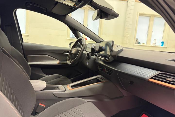 Sort Cupra Born fra 2023
