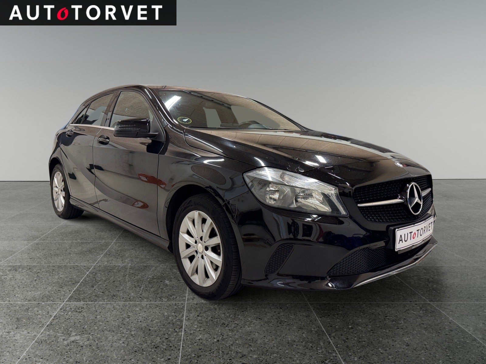Sort Mercedes A180 d fra 2016