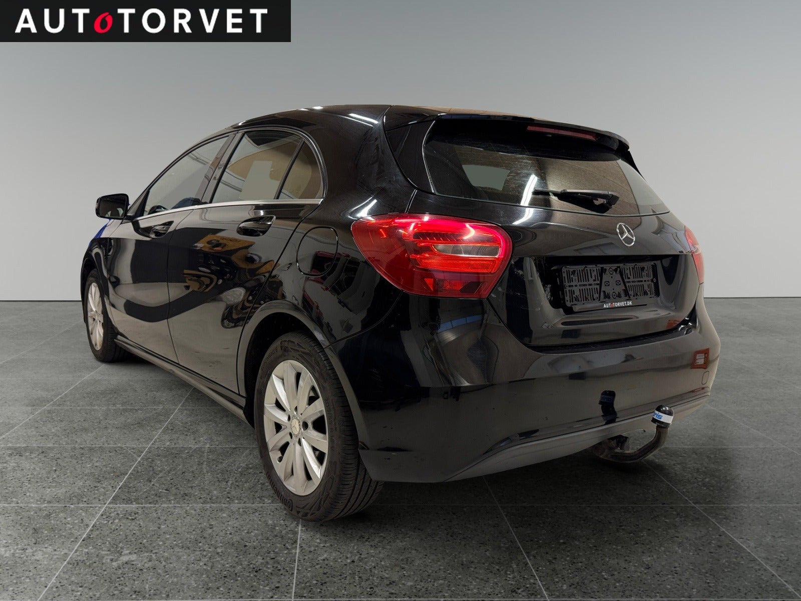Sort Mercedes A180 d fra 2016