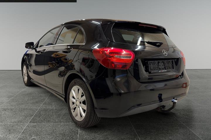 Sort Mercedes A180 d fra 2016