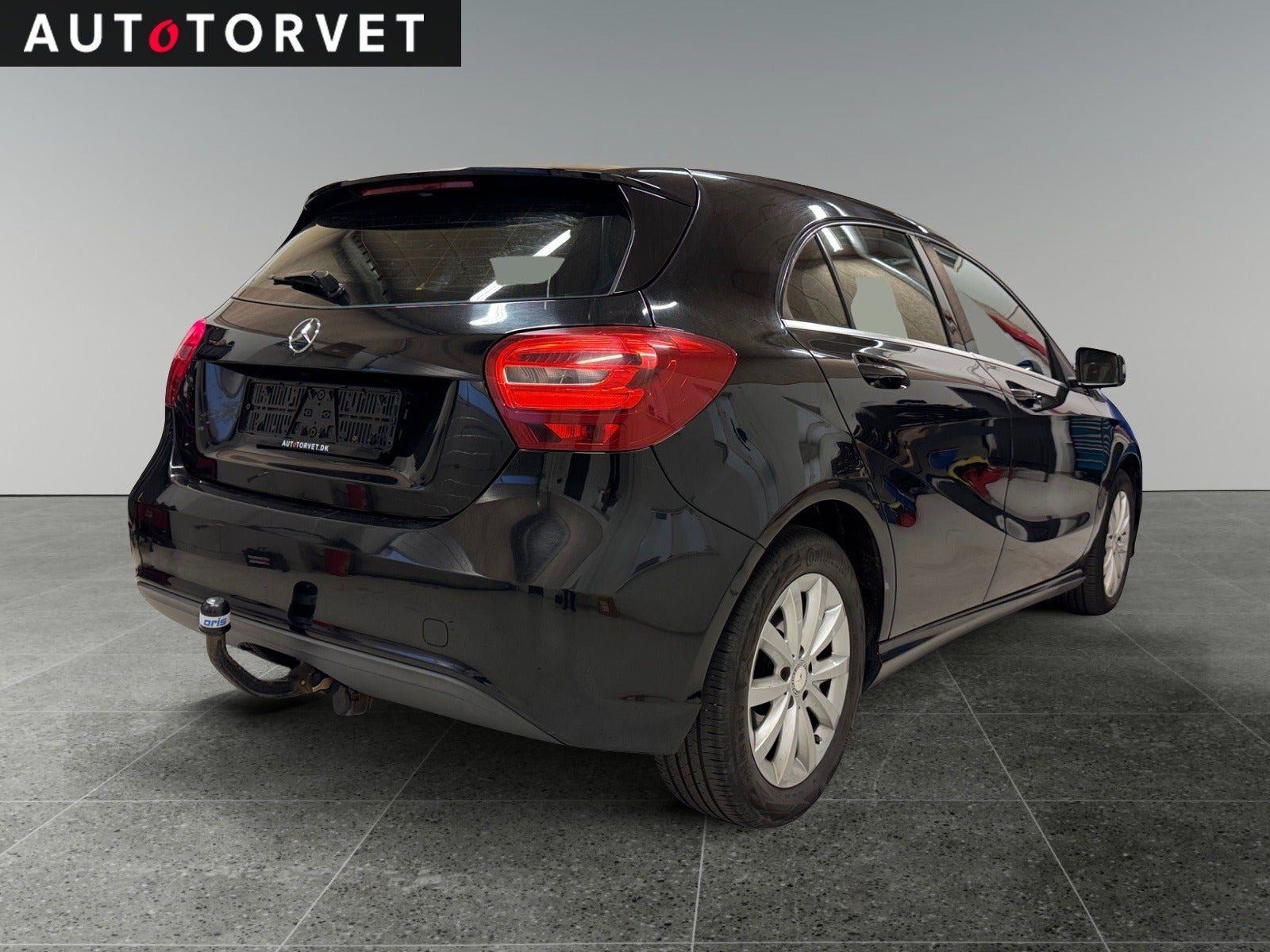 Sort Mercedes A180 d fra 2016