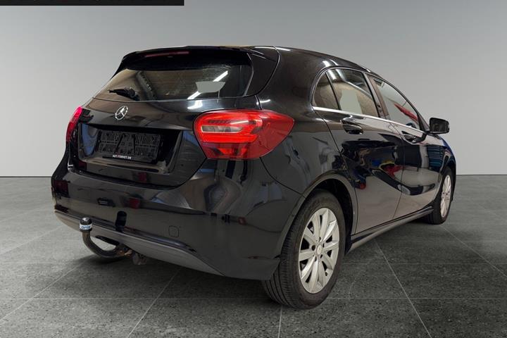 Sort Mercedes A180 d fra 2016