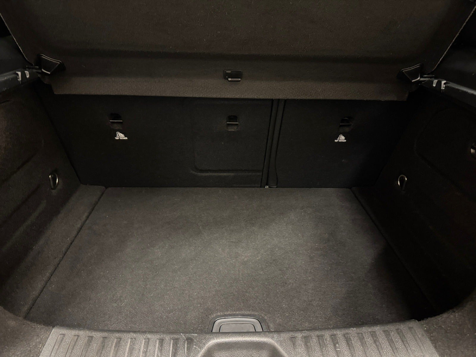 Sort Mercedes A180 d fra 2016
