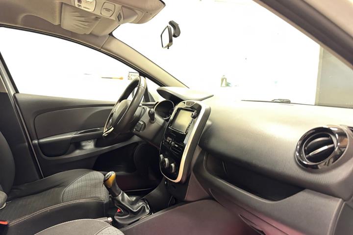 Hvid Renault Clio IV fra 2016