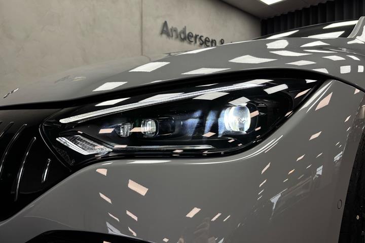 Grå Mercedes EQE 43 AMG fra 2025