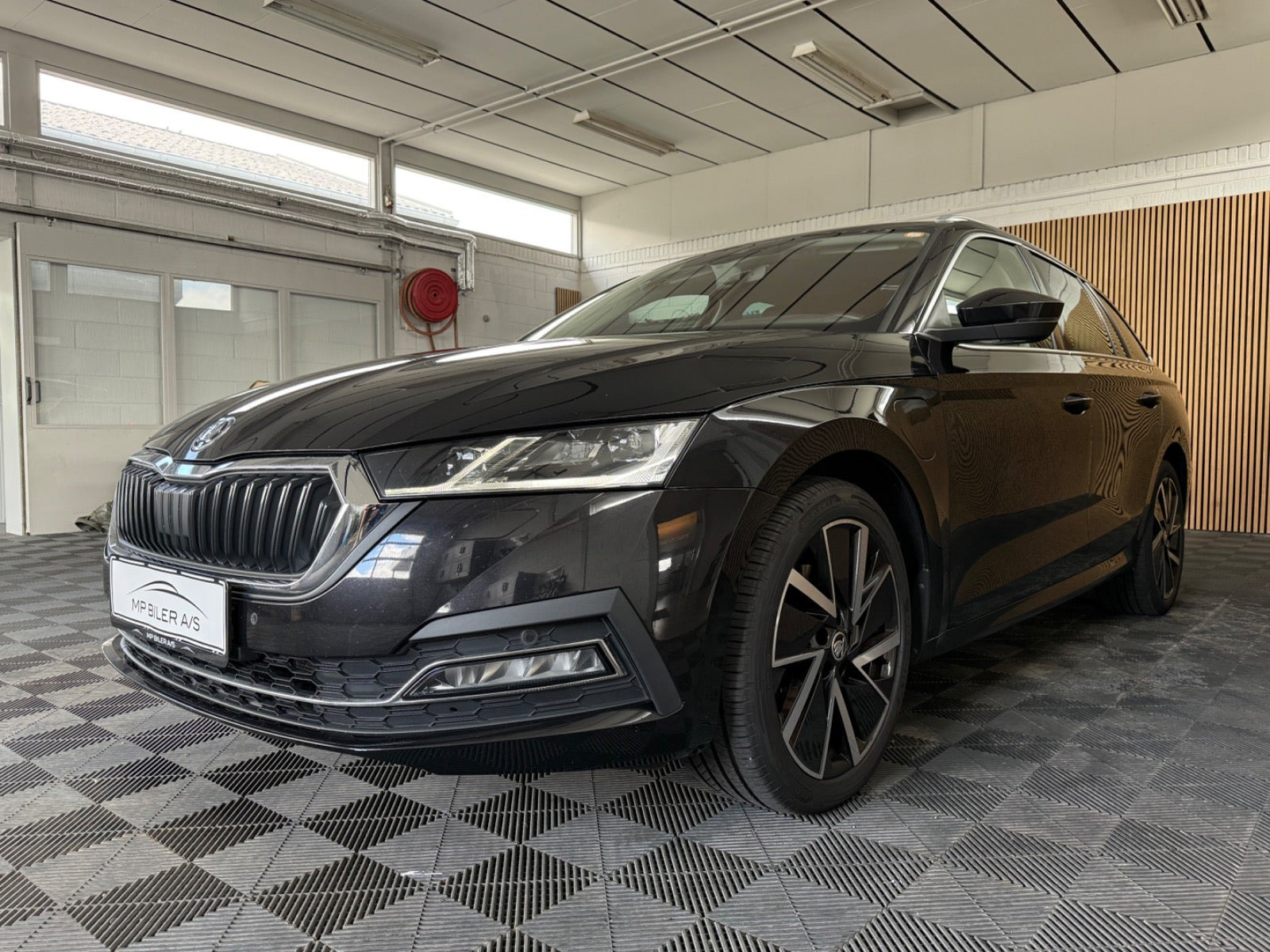 Sort Skoda Octavia fra 2021