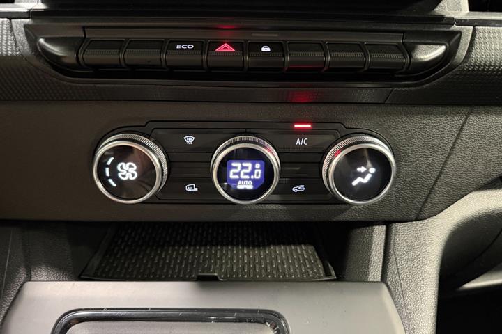 Hvid Nissan Townstar fra 2023