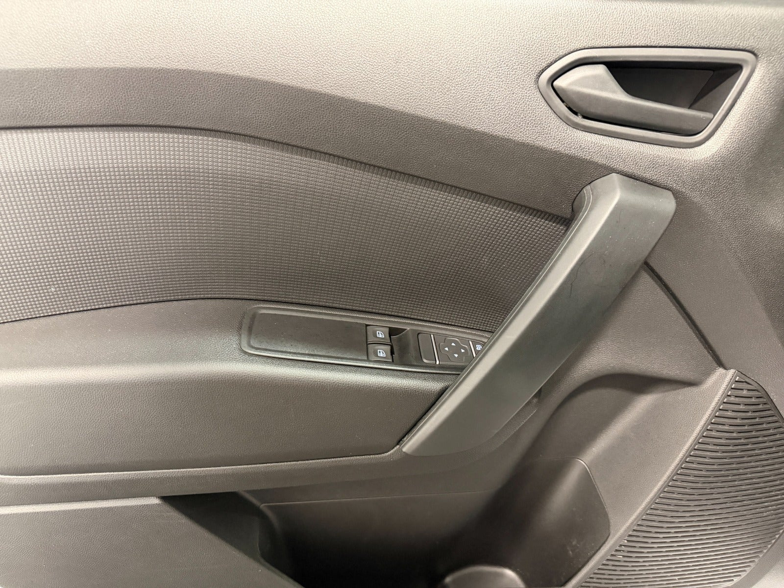 Hvid Nissan Townstar fra 2023