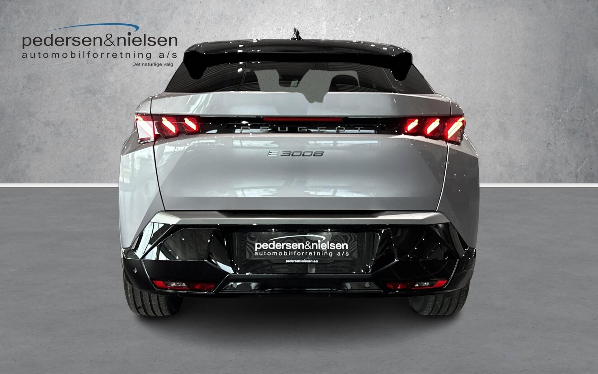 Grå Peugeot e-3008 fra 2026