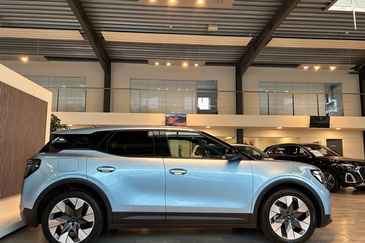 Blå Ford Explorer fra 2024