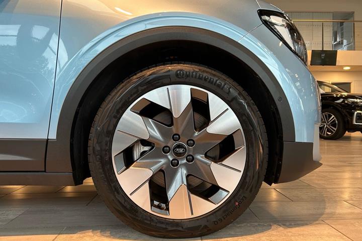 Blå Ford Explorer fra 2024