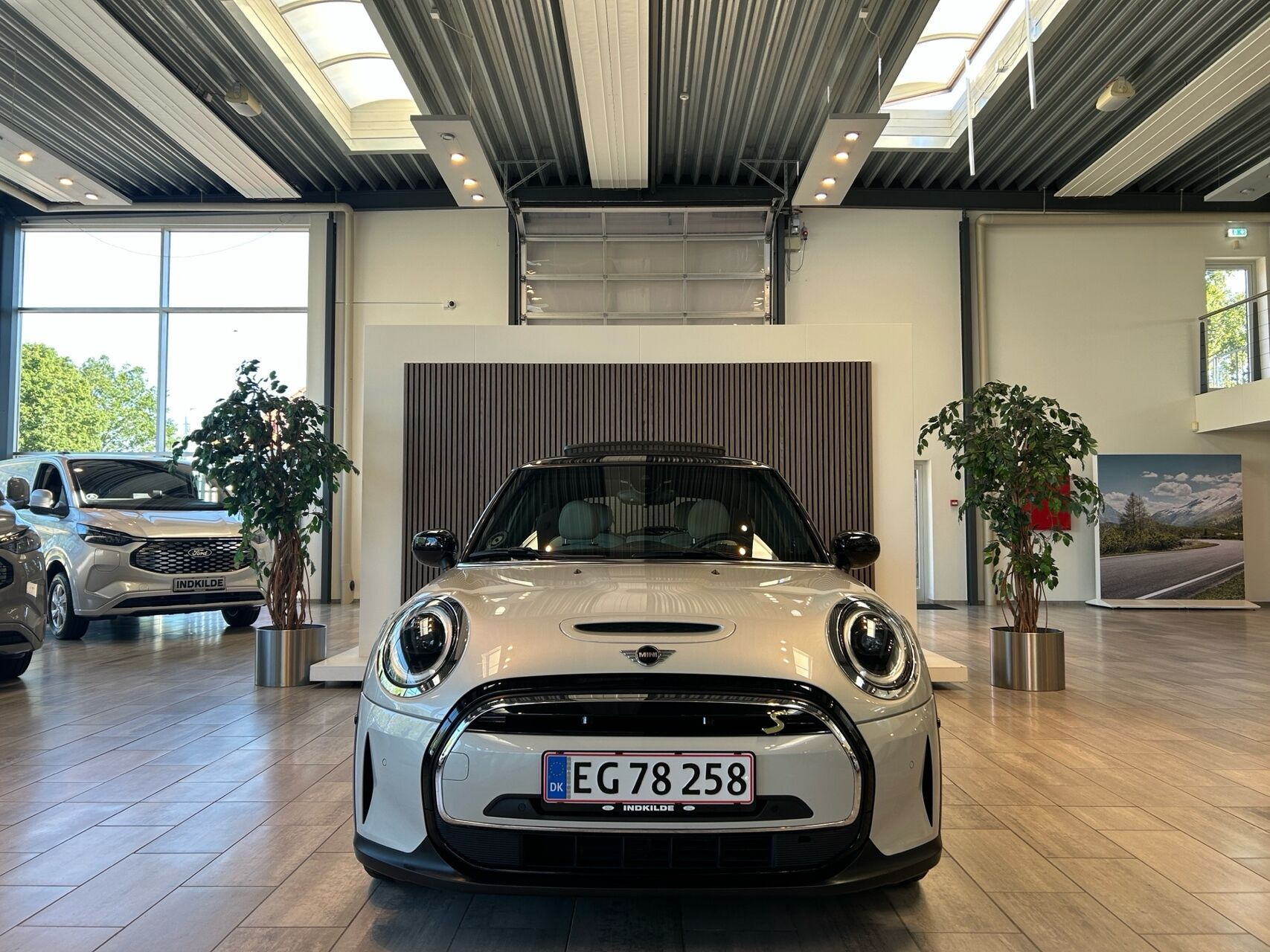 Hvid Mini Cooper fra 2022