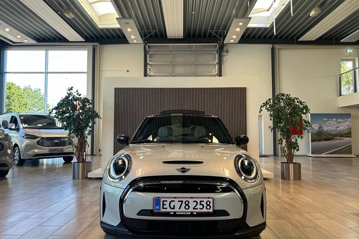 Hvid Mini Cooper fra 2022