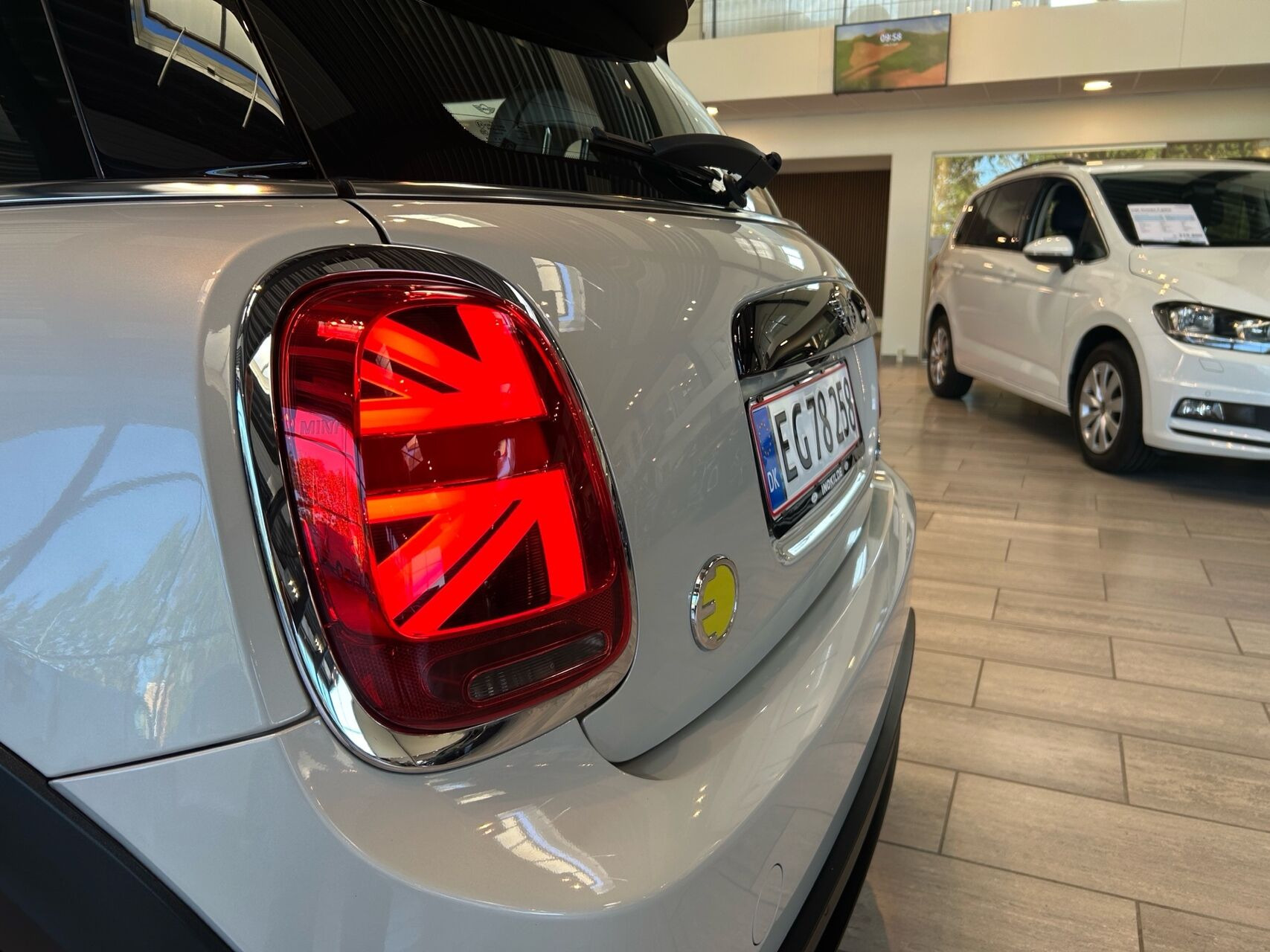 Hvid Mini Cooper fra 2022