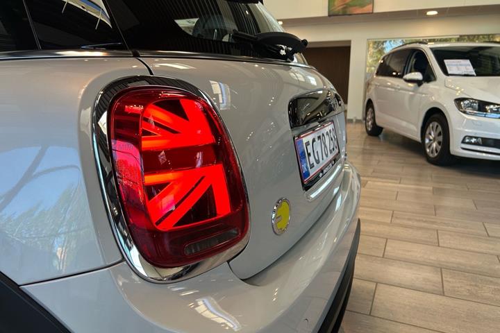 Hvid Mini Cooper fra 2022