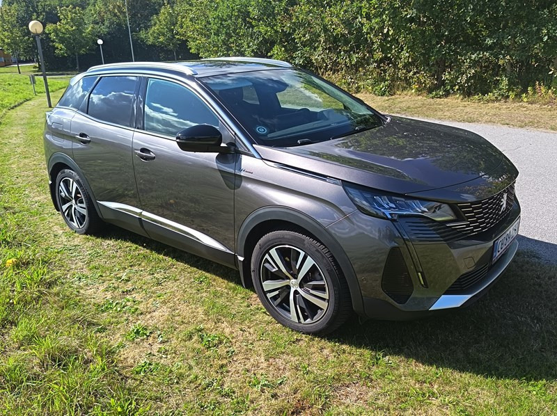 Peugeot 3008 HYBRID 225 SUV EAT8