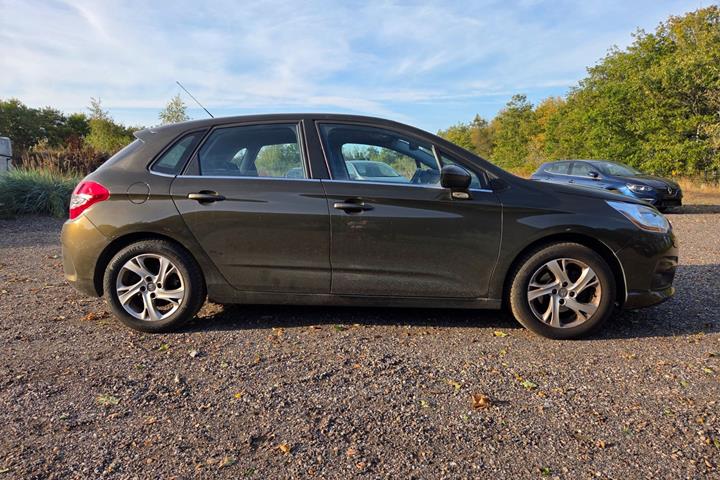 Brun Citroën C4 fra 2014